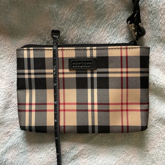 Wristlet - Picture 6 of 6